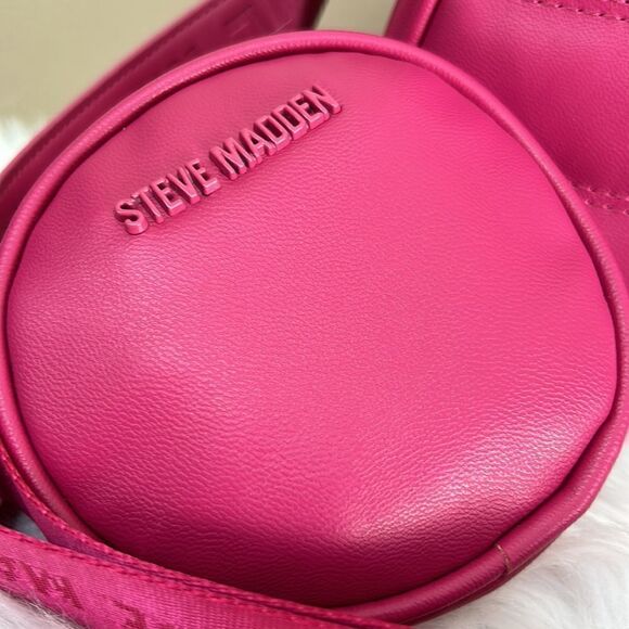 NWT Steve Madden (BZOIA) Crossbody Bag w/AirPod Case & I.D. Card Holder- Fuschia - Picture 5 of 13